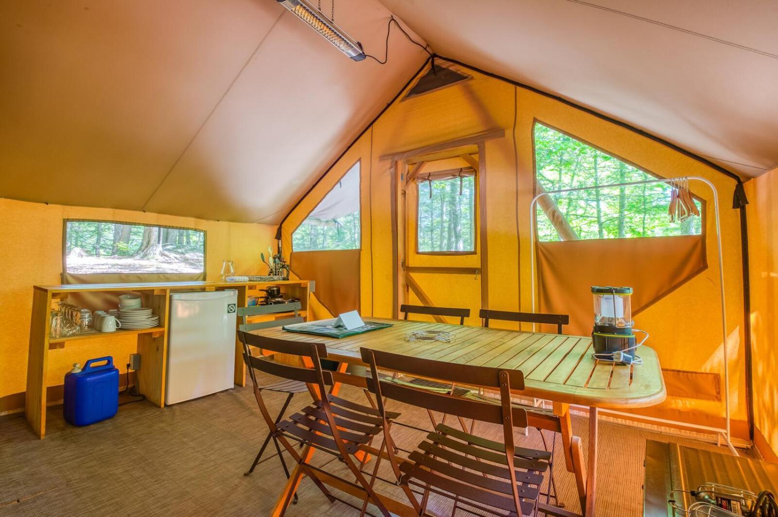 Tent Canadienne